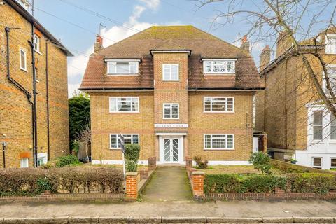undefined, Queens Road, Twickenham TW1