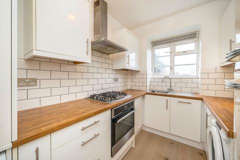 undefined, Queens Road, Twickenham TW1