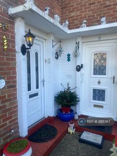 2 bedroom flat to rent, Bevan Close, Norwich, NR5