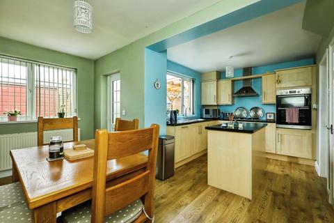 4 bedroom semi-detached house for sale, Quarryfield Lane, Rotherham, S66