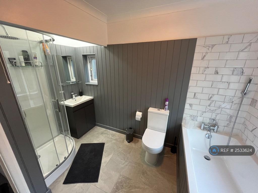 Main Bathroom