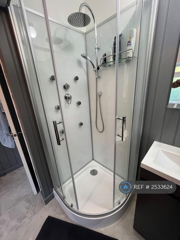 Shower With Jet-Wash