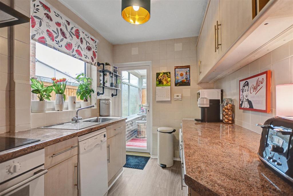 Kitchen 1.jpeg
