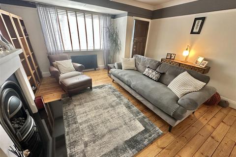 2 bedroom terraced house for sale, Huddersfield Road, Liversedge