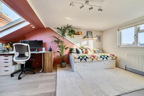 undefined, Kings Road, Reading RG4