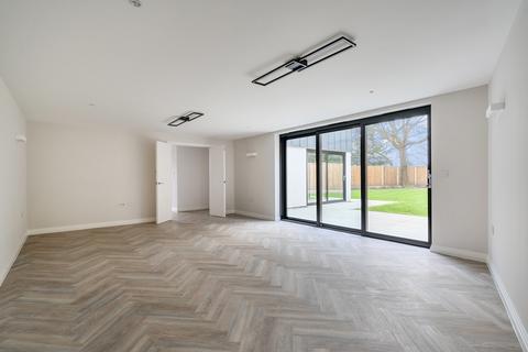 4 bedroom detached house for sale, Kingfield Green, Woking GU22
