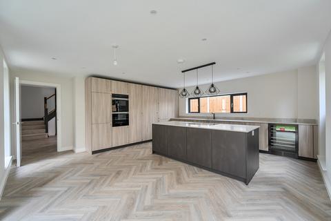 undefined, Kingfield Green, Woking GU22