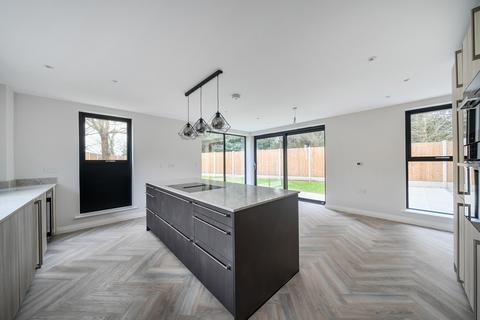 undefined, Kingfield Green, Woking GU22