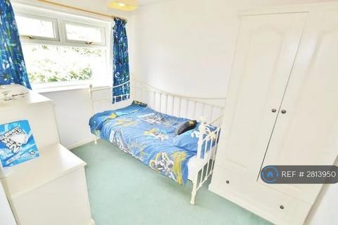 3 bedroom semi-detached house to rent, Harecastle Avenue, Manchester, M30