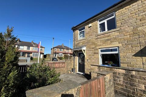 3 bedroom townhouse for sale, Prospect Gardens, Bradford BD13