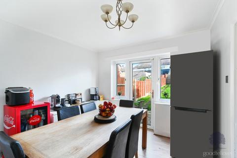 undefined, Garth Road, Morden SM4