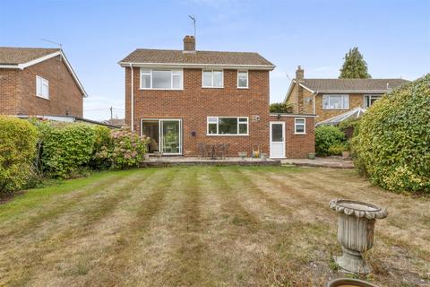 3 bedroom detached house for sale, Missenden Road, Great Kingshill HP15