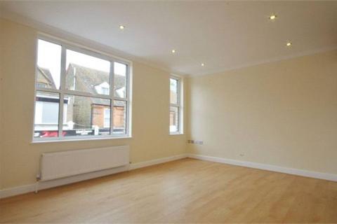 2 bedroom flat to rent, Queens Road, Watford, WD17