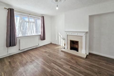 3 bedroom terraced house to rent, Lytton Road, Chadwell St Mary, Grays, RM16