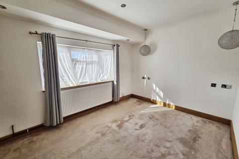 3 bedroom terraced house to rent, Lytton Road, Chadwell St Mary, Grays, RM16