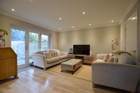 undefined, Penfold Close, Reigate