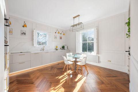 3 bedroom flat for sale, Bromley Grove, Bromley BR2