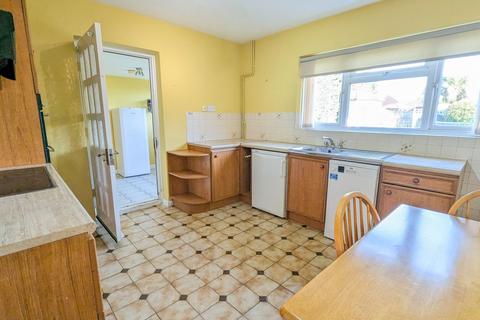 2 bedroom bungalow for sale, Bath Road, Worcester WR5