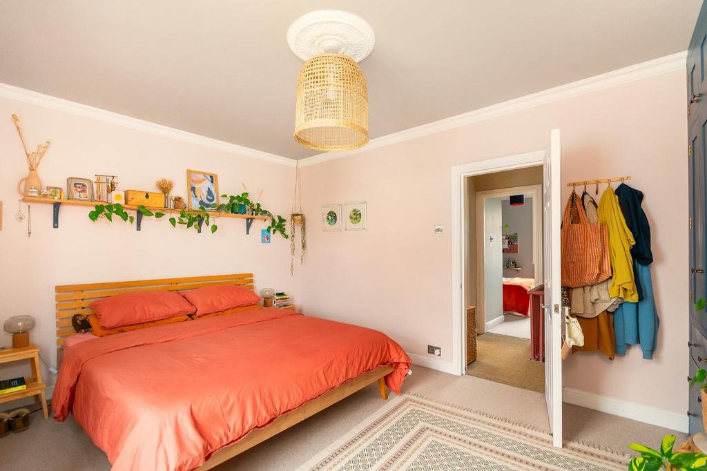 1 F8 STN - Bedroom B.jpg