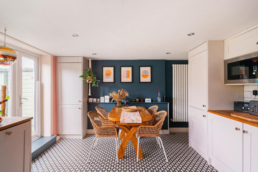 1 F8 STN - Kitchen Diner E.jpg