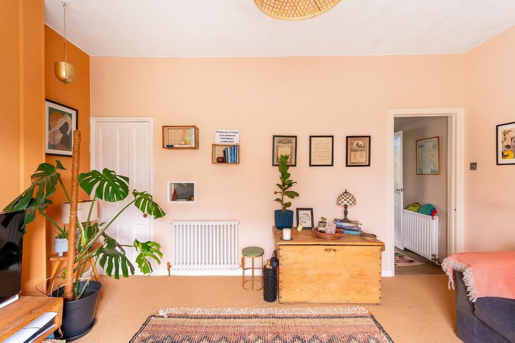 1 F8 STN - Reception Bedroom A.jpg