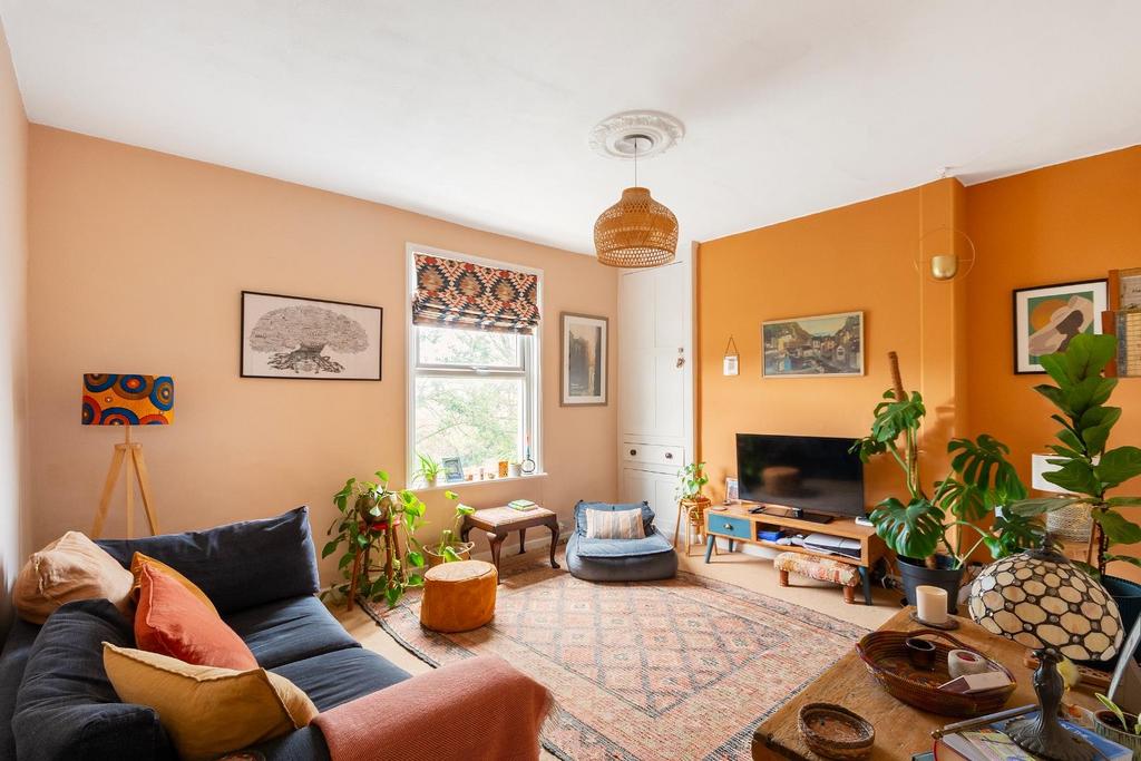 1 F8 STN - Reception Bedroom D.jpg
