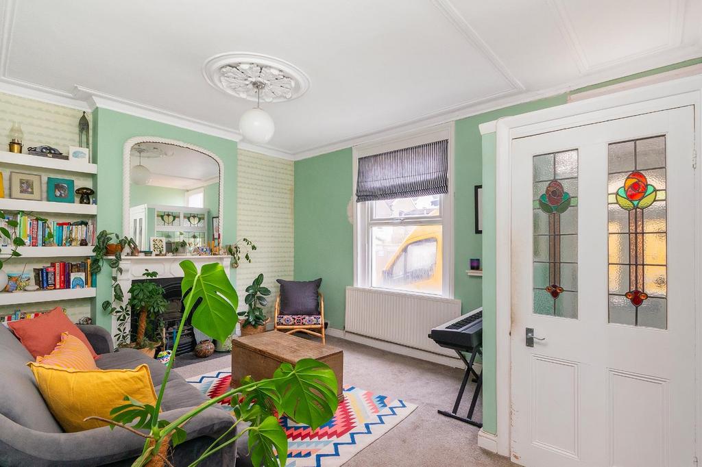 1 F8 STN - Living Room C.jpg