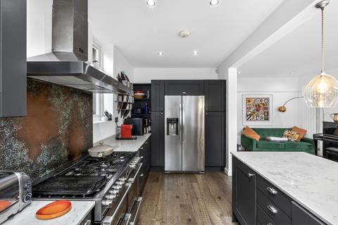 4 bedroom semi-detached house for sale, Ruskin Walk, London, SE24