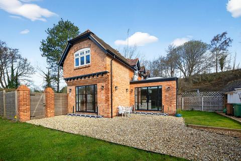3 bedroom semi-detached house for sale, Darley Green Road, Dorridge, B93