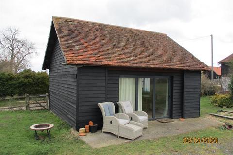 1 bedroom detached house to rent, West Street, Coggeshall