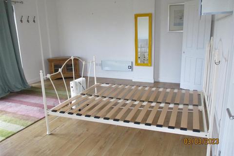 1 bedroom detached house to rent, West Street, Coggeshall
