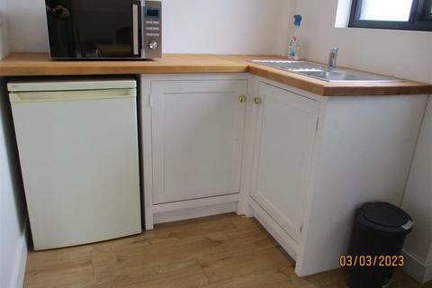 1 bedroom detached house to rent, West Street, Coggeshall