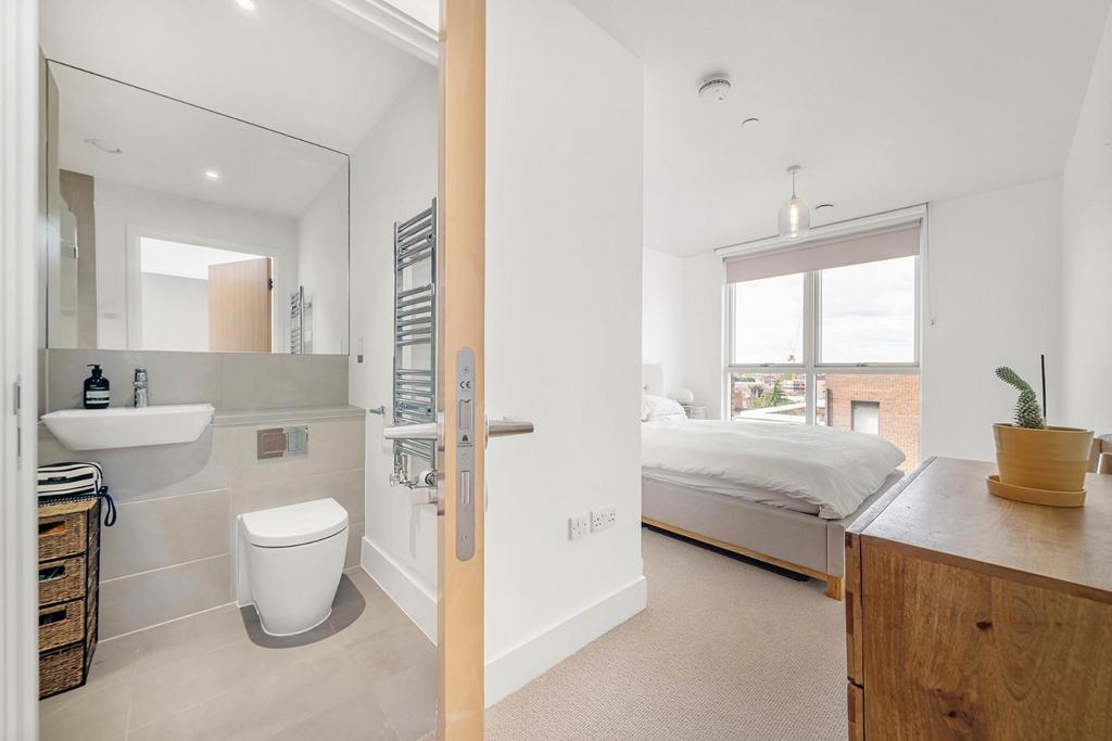 Principal Bedroom (2).JPG