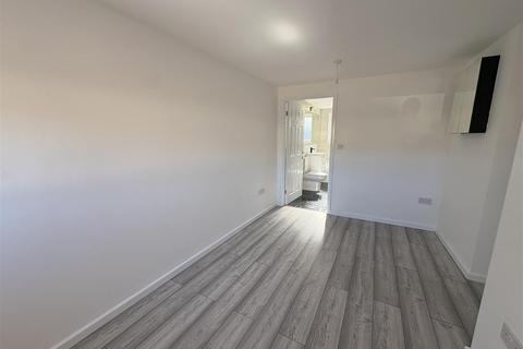 3 bedroom bungalow to rent, Carleton Drive, Darlington