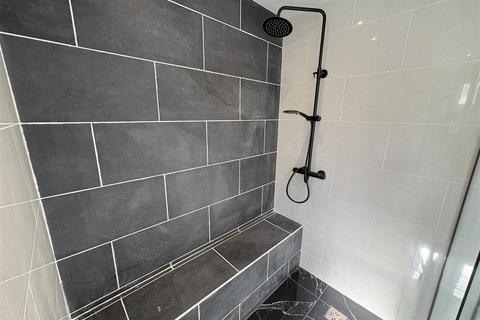 3 bedroom bungalow to rent, Carleton Drive, Darlington