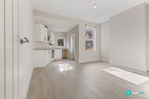 3 bedroom end of terrace house for sale, Warner Road, Hillsborough, Sheffield, S6 4FU