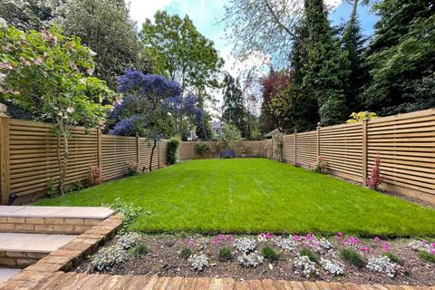 3 bedroom flat for sale, Woodchurch Road, South Hampstead, London, NW6