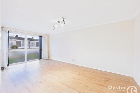 1 bedroom flat to rent, Claybury, Bushey, WD23