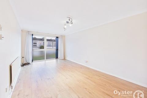 1 bedroom flat to rent, Claybury, Bushey, WD23