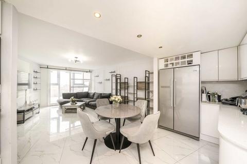 1 bedroom flat for sale, Lombard Road, London SW11