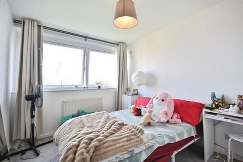 undefined, Glenhurst Road, Brentford, TW8 0QT