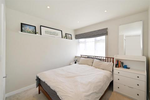 3 bedroom terraced house to rent, Carbis Road, Limehouse, E14