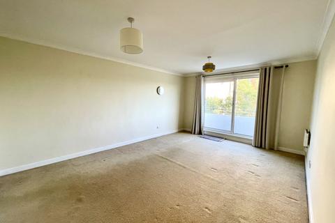 2 bedroom flat for sale, Eaton Drive, Lakeside, KT2