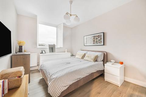1 bedroom flat for sale, East Street, Imperial House, KT17