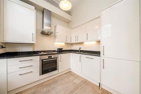 1 bedroom flat for sale, Courtfield Road, London SW7