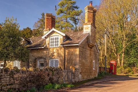 2 bedroom character property for sale, Rose Cottage, Pipewell, Kettering