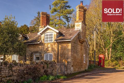2 bedroom character property for sale, Rose Cottage, Pipewell, Kettering