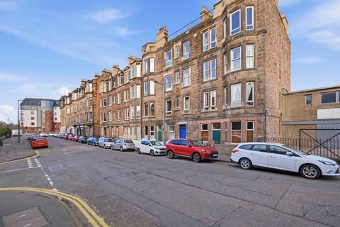 27 (2F2) Albion Road, Edinburgh, EH7