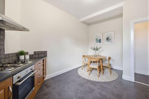 1 bedroom flat for sale, 27 (2F2) Albion Road, Edinburgh, EH7