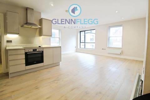 2 bedroom flat to rent, Shaftesbury Court, Slough